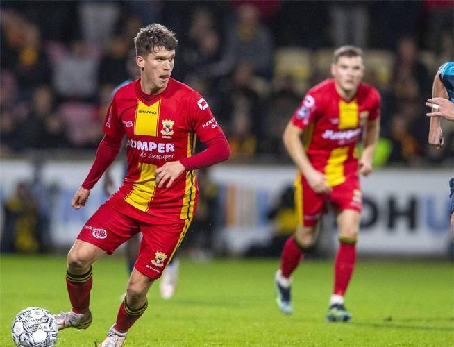 轻球员的潜 轻球员的潜