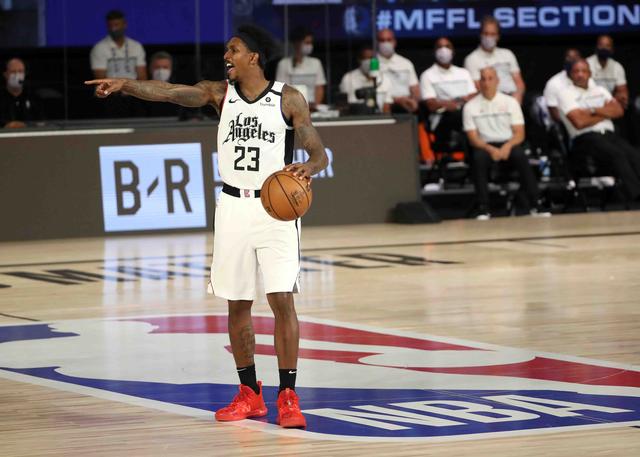 保持身体朝 保持身体朝