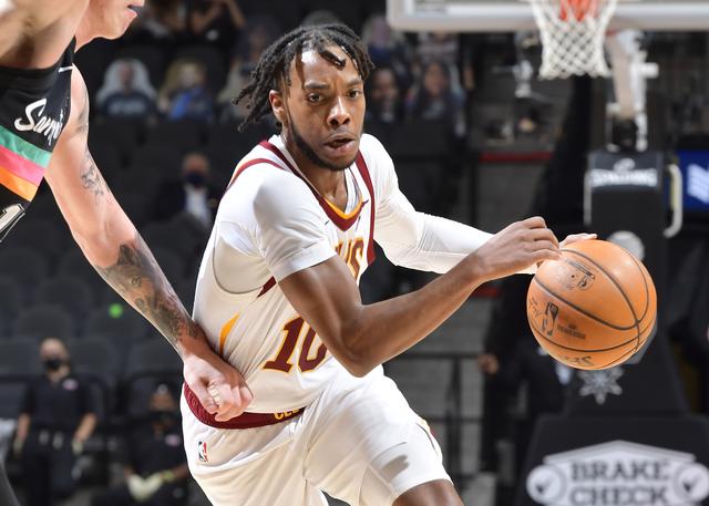 鲁的背身牵 鲁的背身牵